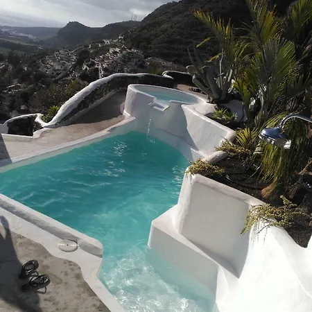 Vilna House With Private Pool, Jacuzzi And Garden -optional Pool And Jacuzzi Heating Villa *